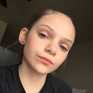 Meet your Posher, Abigail